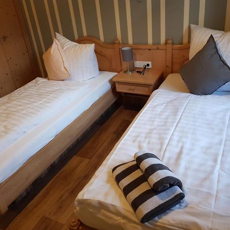 Pension Lindenhof Дрезден Екстериор снимка