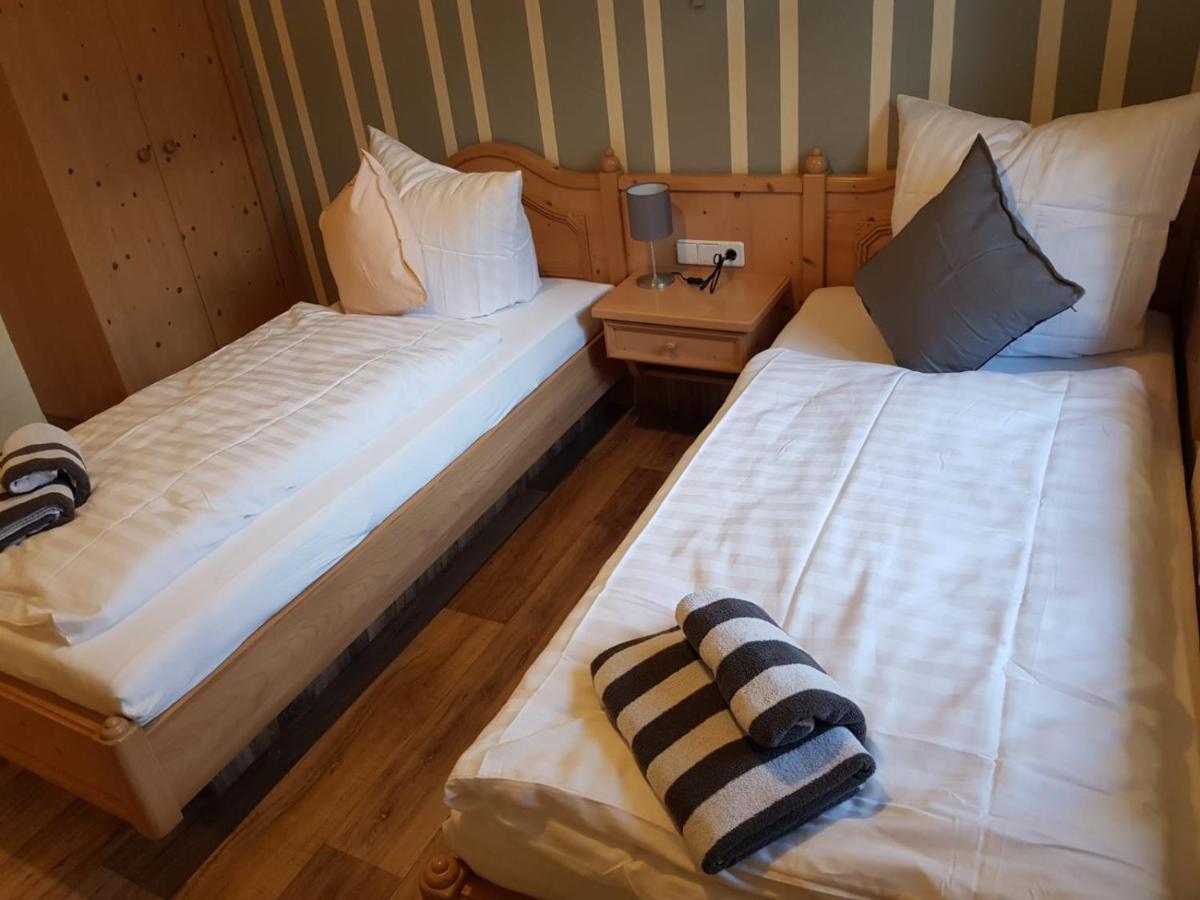 Pension Lindenhof Дрезден Екстериор снимка